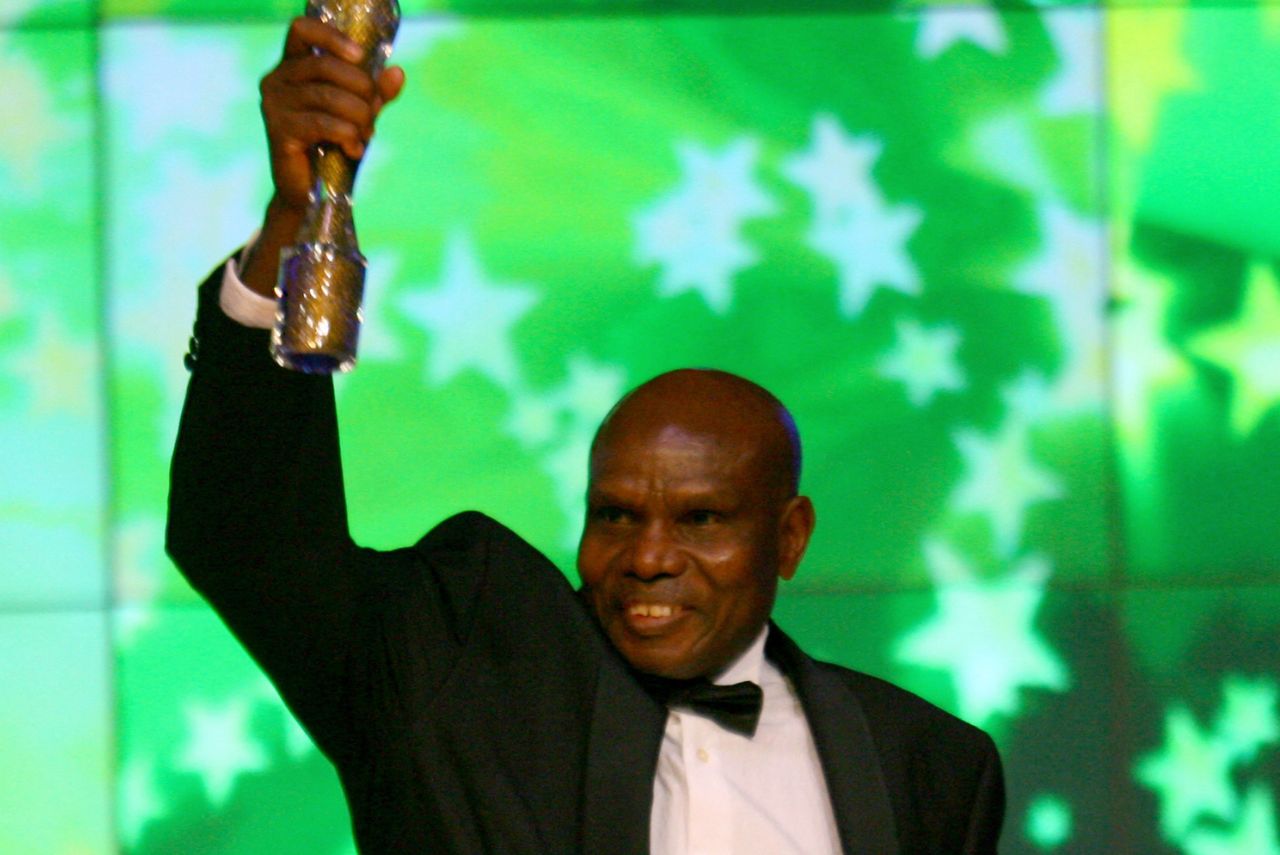 Henry Rono em homenagem recebida em 2008