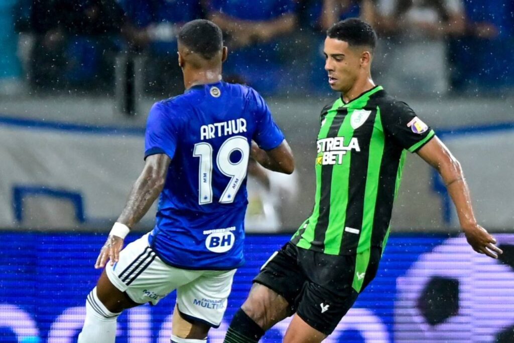 O América-MG venceu o clássico contra o Cruzeiro por 2x0. Foto:Mourão Panda/América-MG
