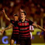 Pedro comemora gol pelo Flamengo