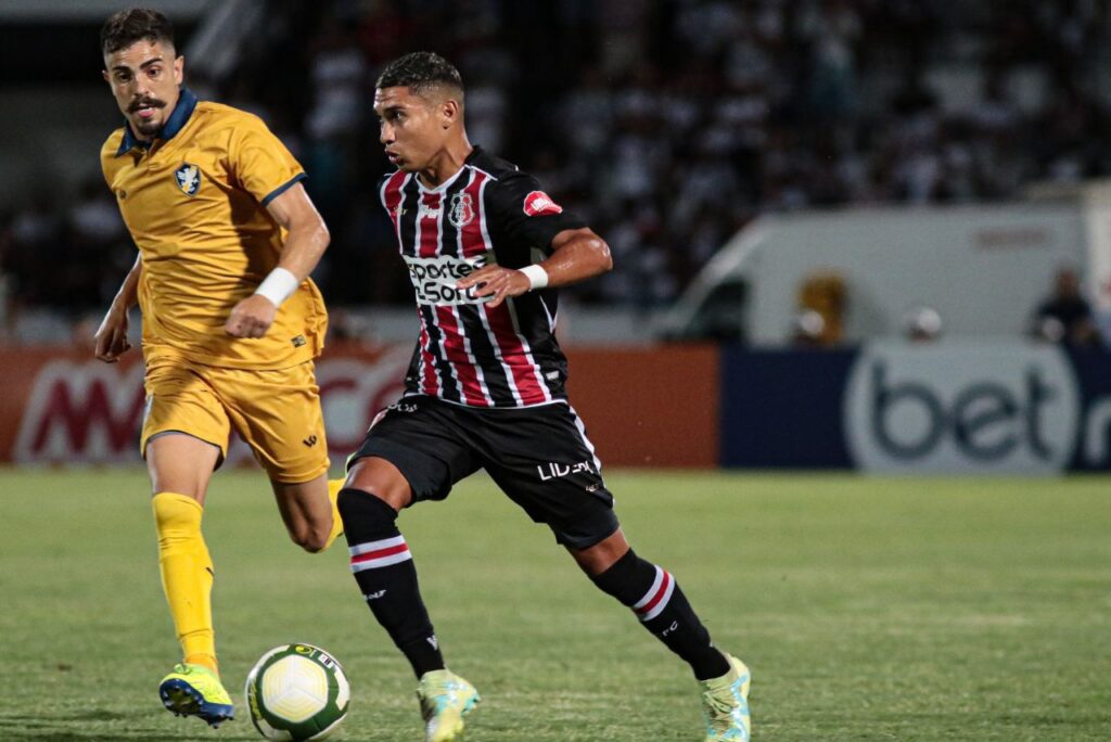 Empate entre Santa Cruz e Retrô no Arruda