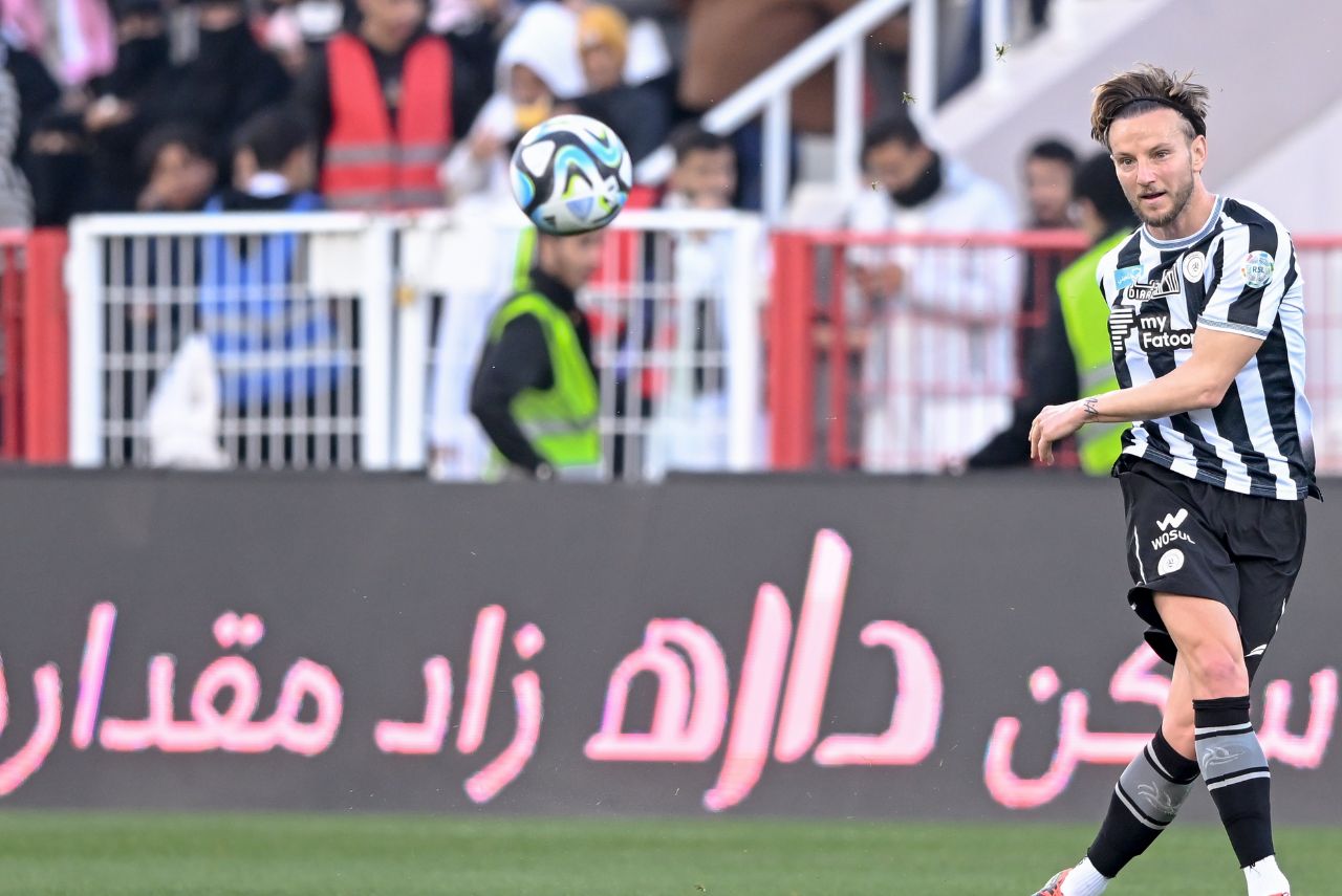 Rakitic no primeiro jogo pelo novo clube