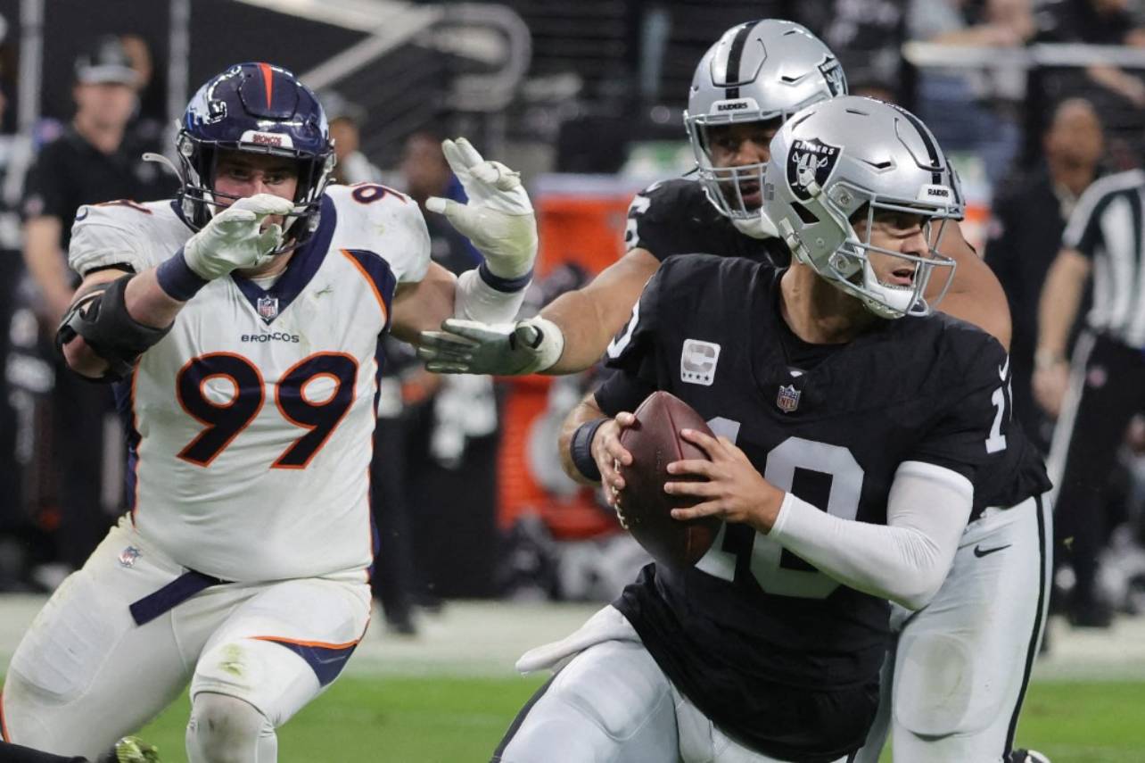 Jimmy Garoppolo foi titular pelos Raiders em apenas 6 jogos. Foto: ETHAN MILLERGETTY IMAGES NORTH AMERICAGetty Images via AFP