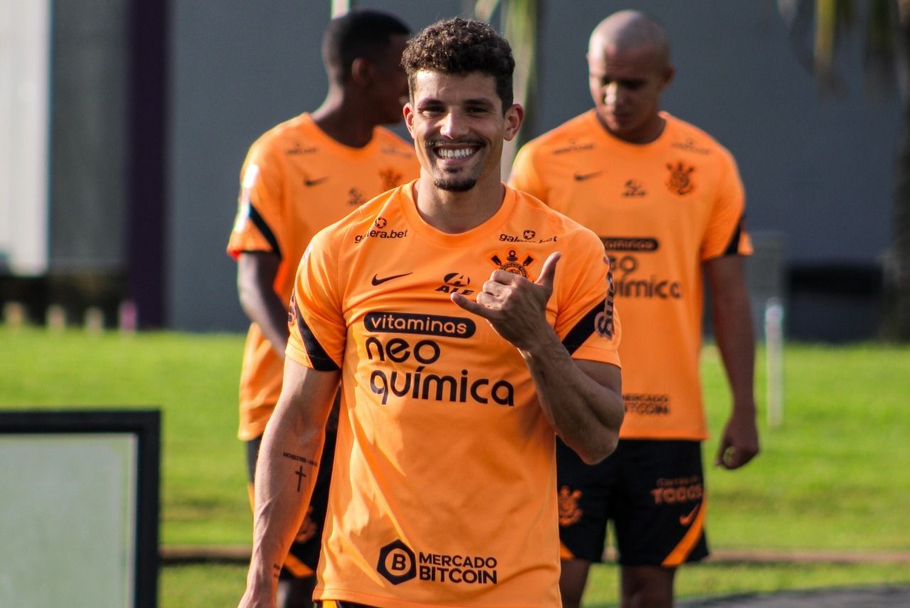 Lateral-direito Rafael Ramos, reforço do Ceará, em treino do Corinthians em 2022
