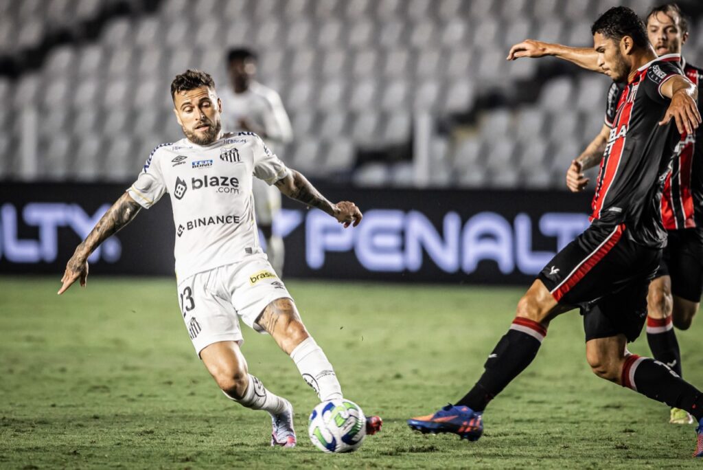 Lucas Lima, quando defendia o Santos