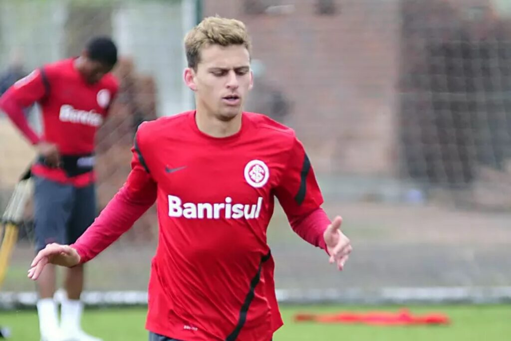 Meia Lucas Lima, quando defendia o Internacional