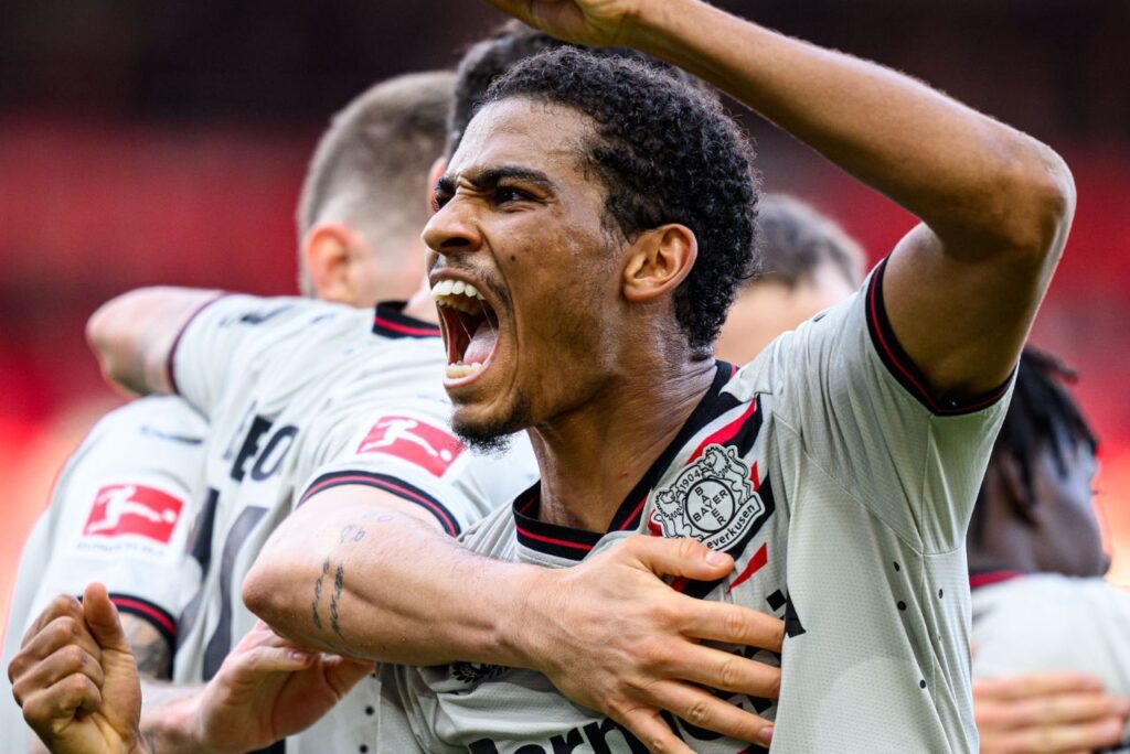 Amine Adli comemora gol pelo Bayer Leverkusen na Bundesliga em 2024