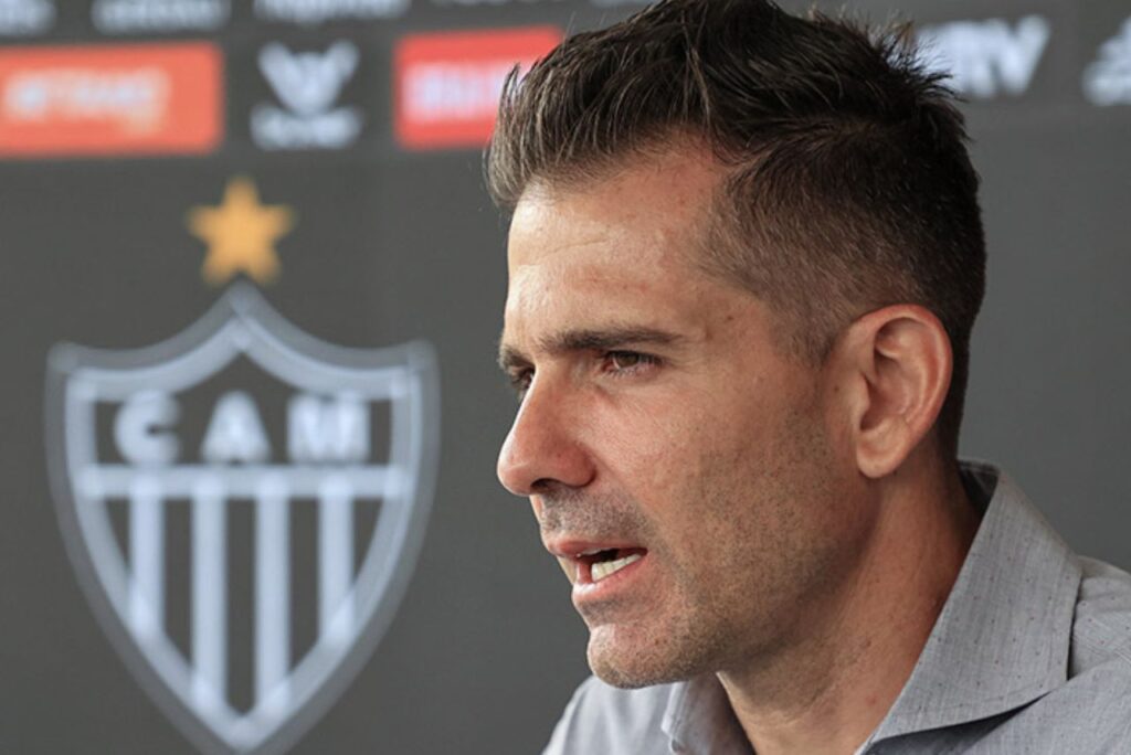 Victor em entrevista coletiva do Atlético-MG