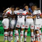 Elenco do São Paulo durante empate no Morumbi
