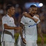 Jogadores do Cruzeiro comemoram vitória