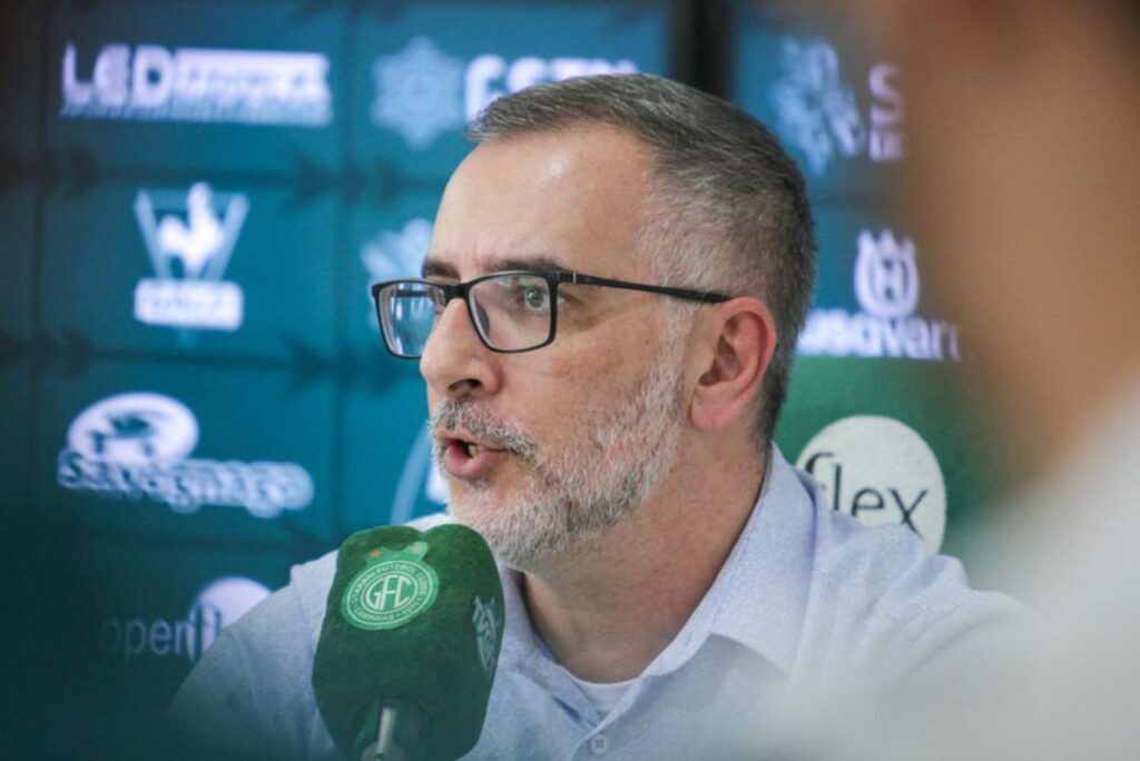 Superintendente de futebol do Guarani, Juliano Camargo