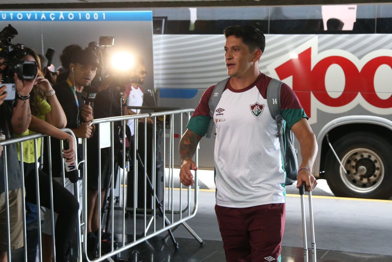 Cano em embarque do Fluminense para o Equador