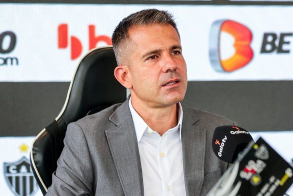 Victor durante apresentação no Atlético-MG