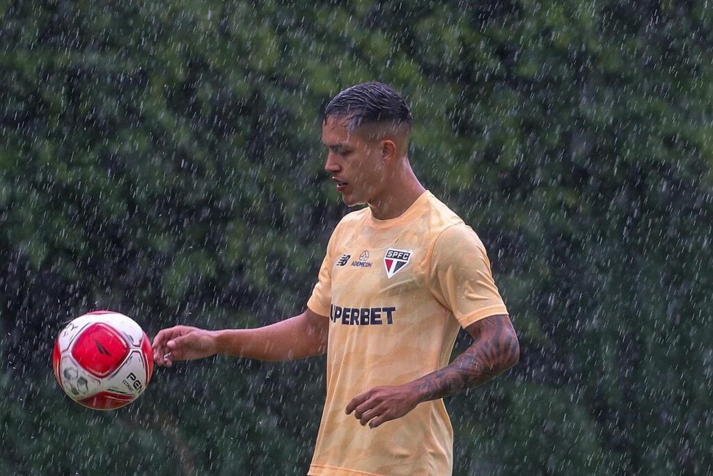 Igor Vinícius no treino desta terça-feira (20)