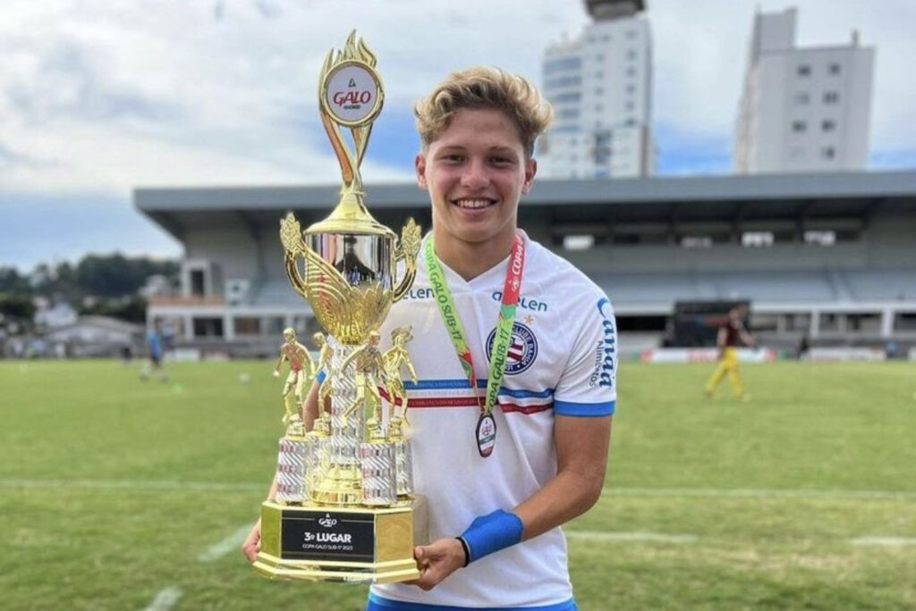 Dell conquistou o 3º lugar na Copa galo Sub-17 de 2023 com o Bahia (Foto: Reprodução)