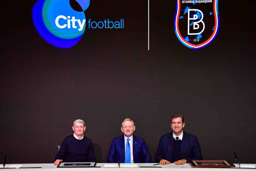 Istanbul Basaksehir é o 14º clube vinculado ao Grupo City (Foto: Divulgação)