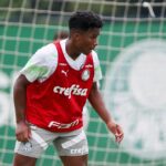 Endrick marcou um belo gol durante a atividade. Foto: Cesar Greco/Palmeiras