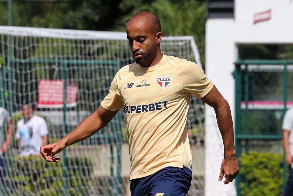 Lucas Moura em treino do São Paulo