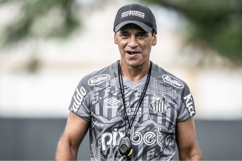 Fabián Bustos comandou o Santos em 2022 (Foto: Ivan Storti/SFC)