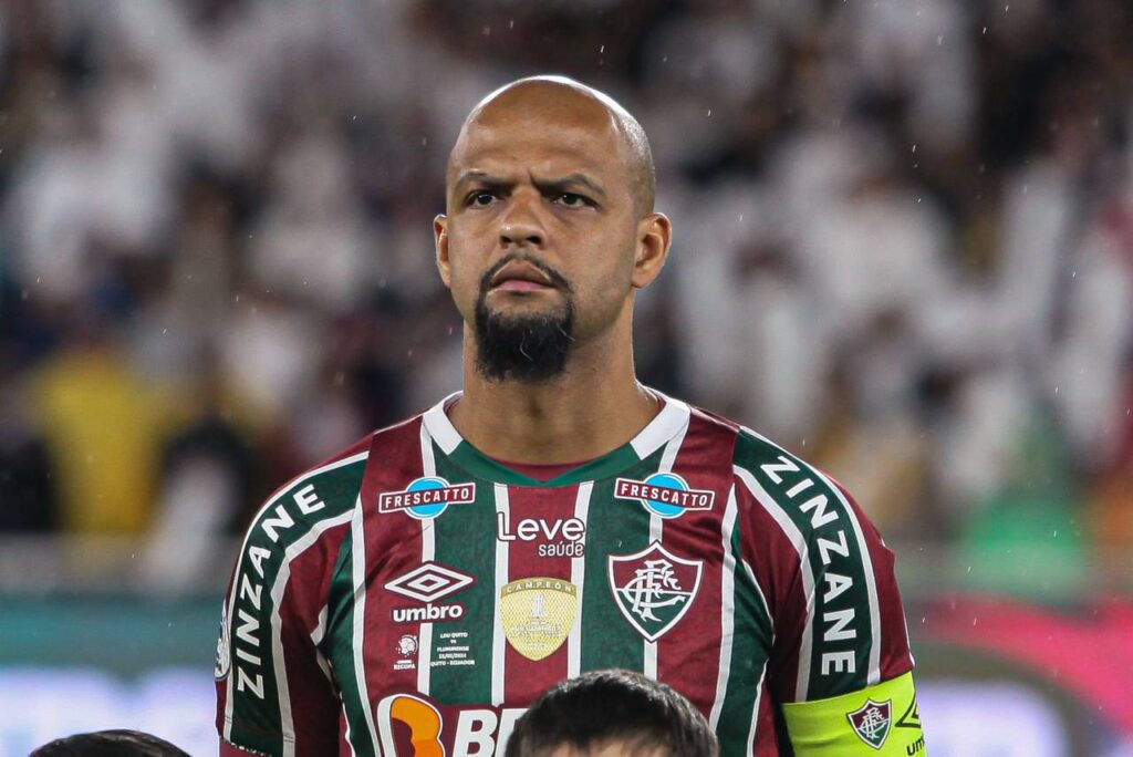 Presidente da Liga do Equador criticou a forma como Felipe Melo reclamou da arbitragem. Foto: MARCELO GONÇALVES / FLUMINENSE FC