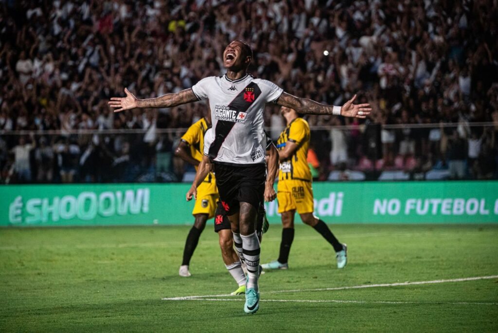 Zé Gabriel fez o primeiro na vitória do Vasco sobre o Volta Redonda (Foto: Leandro Amorim/CRVG)