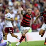 Cebolinha e Pedro comemoram gol do Flamengo