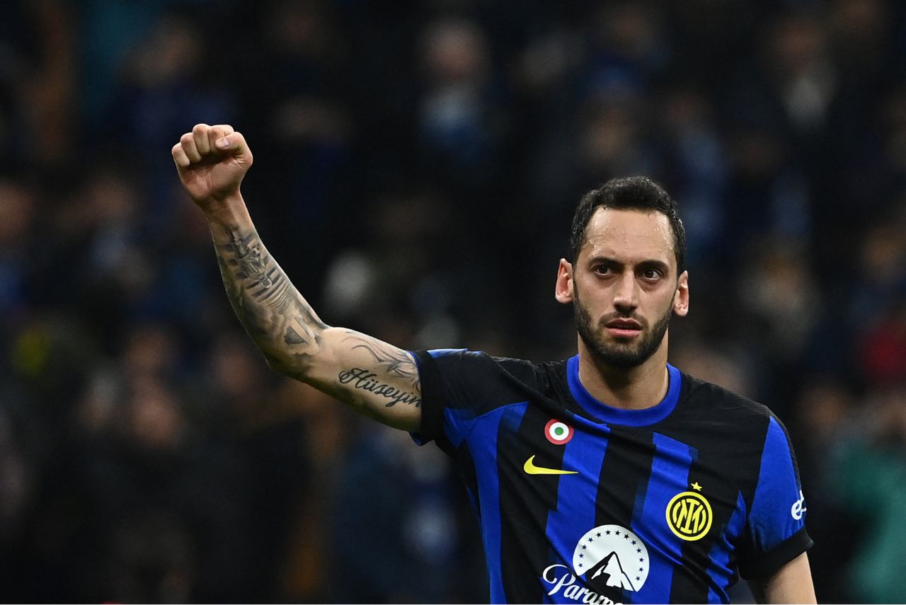 Çalhanoglu sofreu lesão na partida entre Inter de Milão e Lecce (Foto: Isabella Bonotto/AFP)
