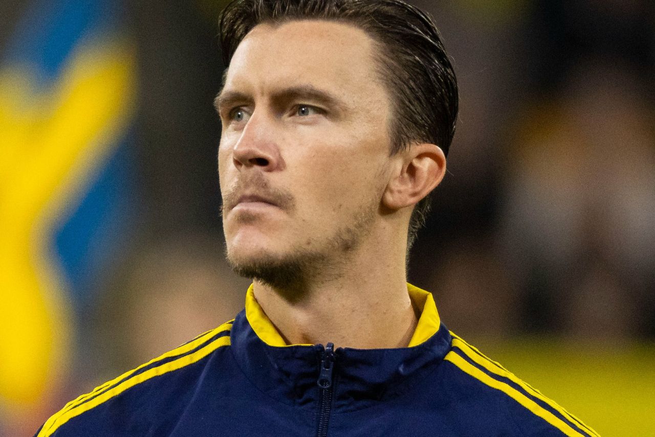 Meia Kristoffer Olsson, em jogo da Seleção da Suécia em 2023