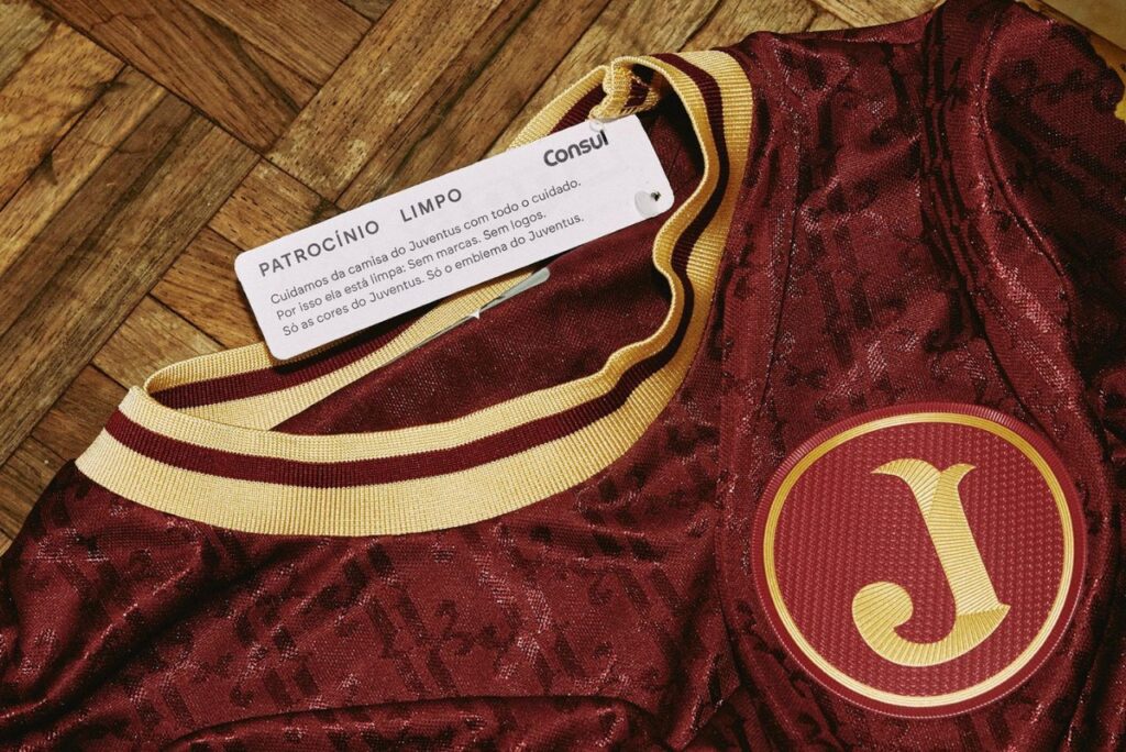 Novo uniforme do Juventus da Mooca não terá marcas de patrocinadores (Foto: Divulgação)
