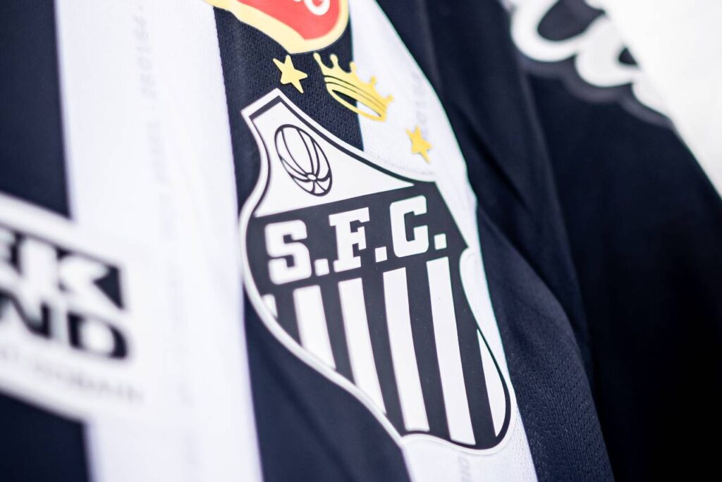 O Santos negou que tenha feito qualquer convite a Robinho. Foto: Reprodução/X