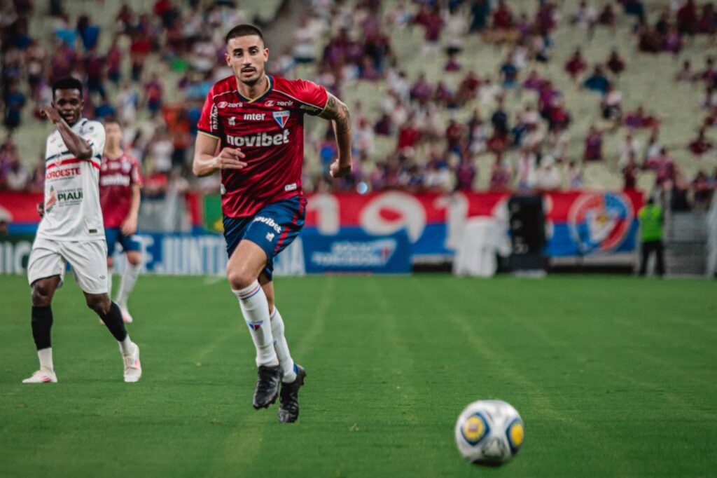 A principio, Thiago Galhardo deve ficar afastado por uma semana. Foto: Matheus Lotifi/Fortaleza