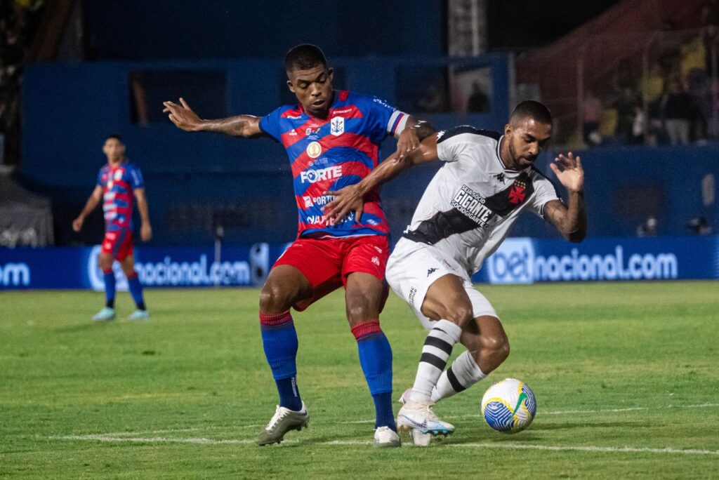Gramado na vitória do Vasco