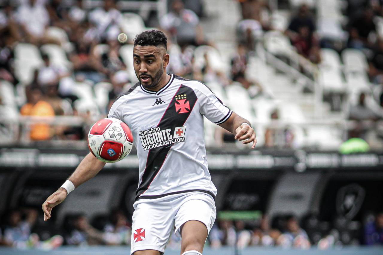 Payet, que já ficou de fora do último jogo, pode não enfrentar a Portuguesa. Foto:Matheus Lima/Vasco.
