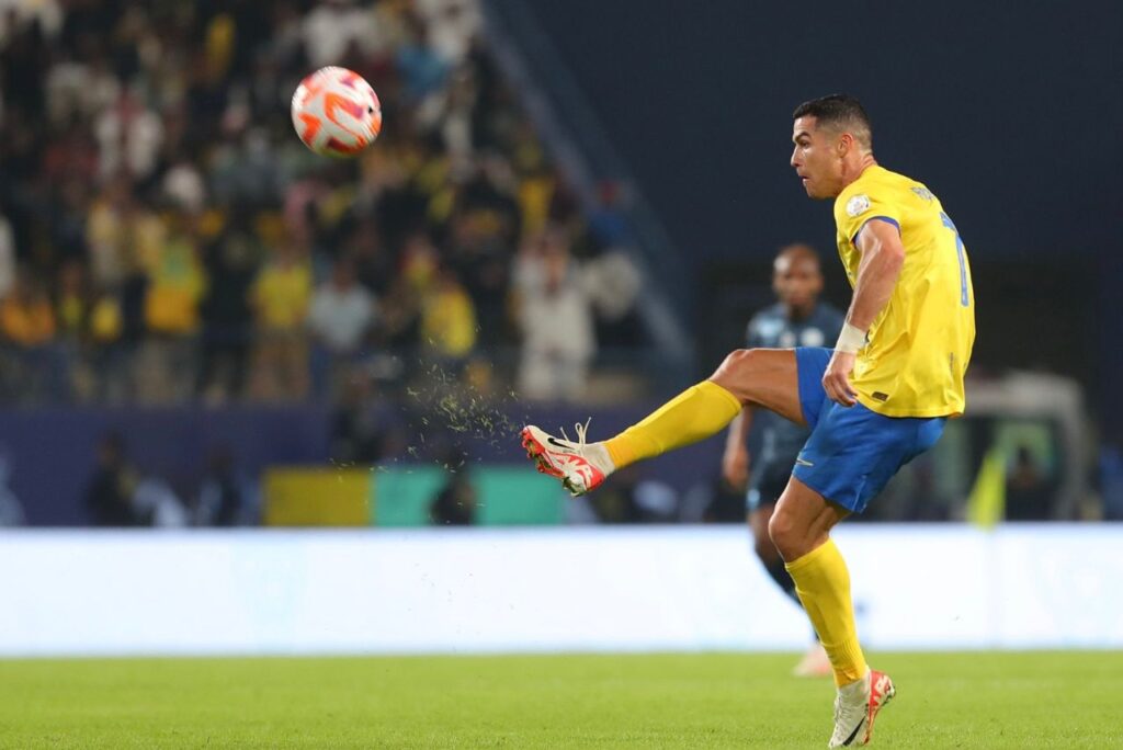 Atacante Cristiano Ronaldo em jogo do Al-Nassr em 2023
