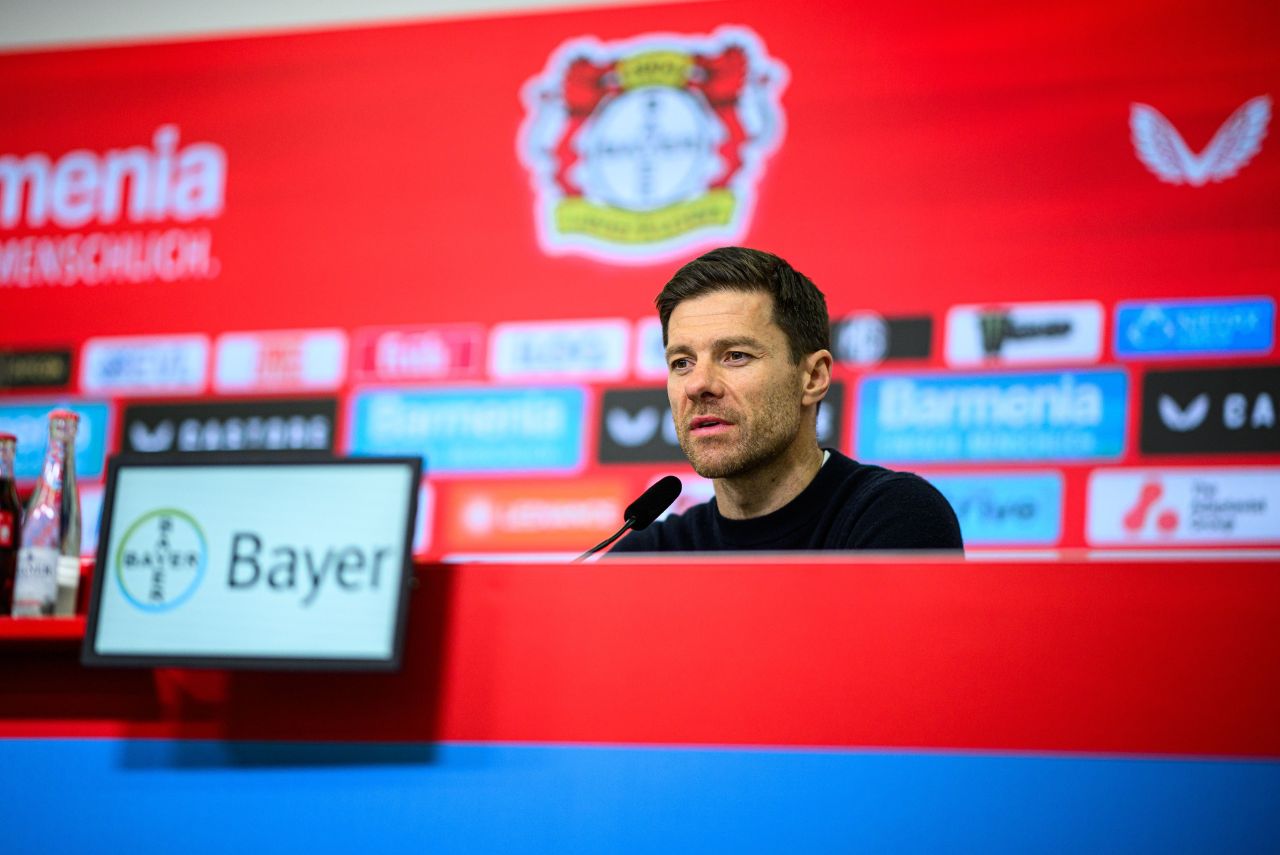 Xabi Alonso, do Bayer Leverkusen, é cotado para assumir o Liverpool (Foto: Reprodução)