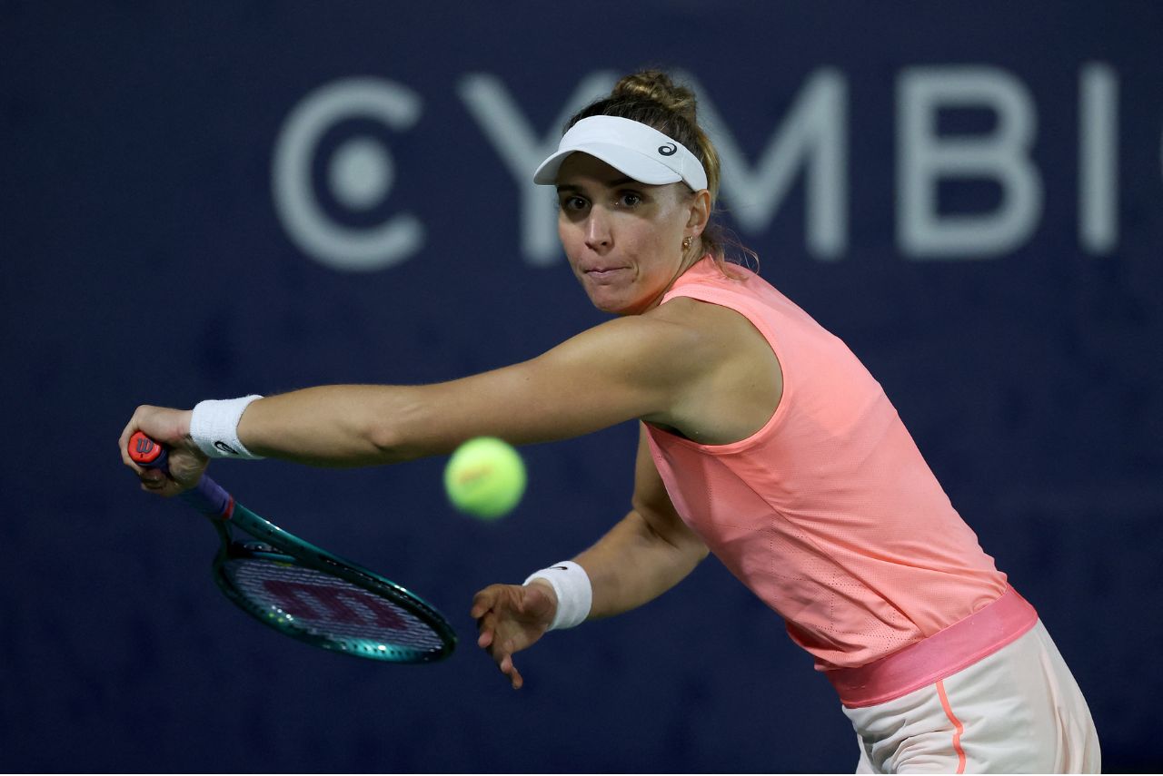 Bia Haddad em partida contra a Katie Boulter no WTA 500 de San Diego (Foto: Sean M. Haffey/Getty Images via AFP)