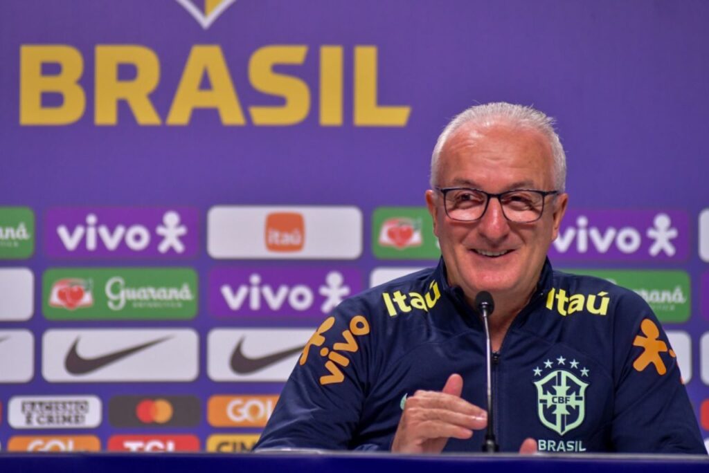 Treinador Dorival Júnior em entrevista na Seleção Brasileira
