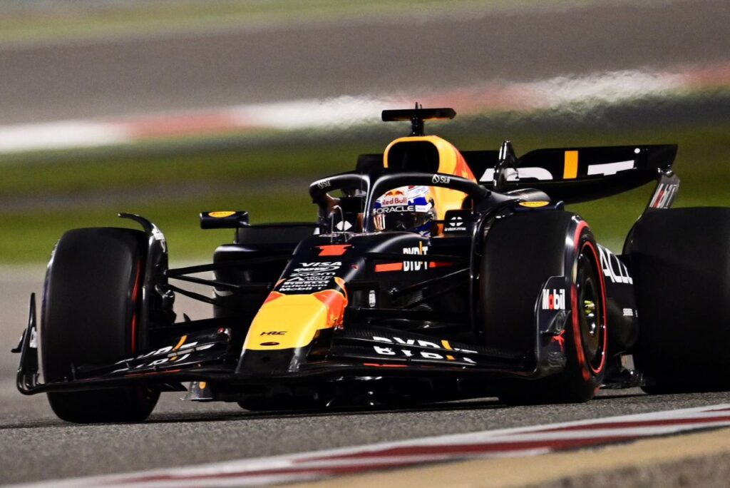 Carro de Max Verstappen em prova do GP do Bahrein de Fórmula 1 2024