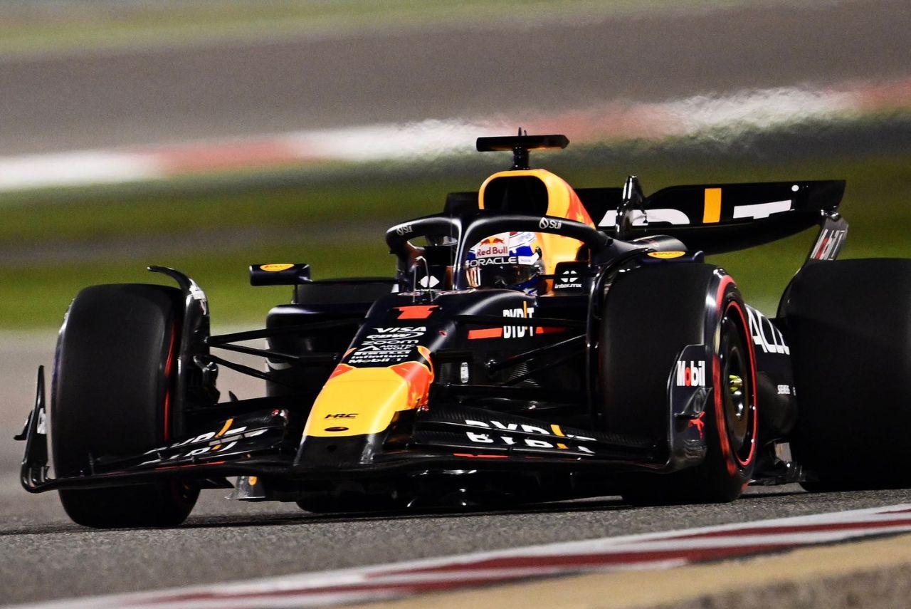 Carro de Max Verstappen em prova do GP do Bahrein de Fórmula 1 2024