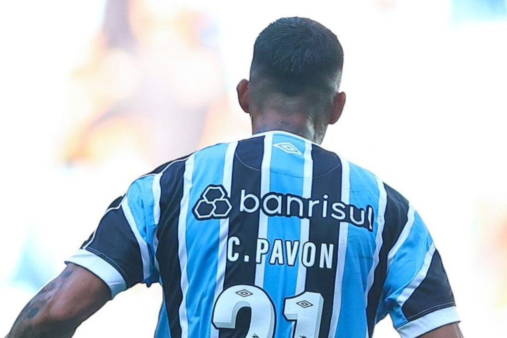 Pavón foi o destaque da vitória do Grêmio