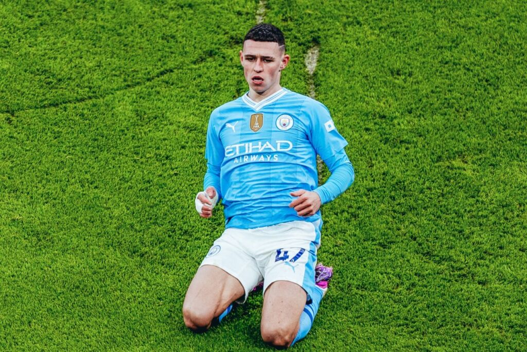 Foden comemorando um dos gols do Manchester City