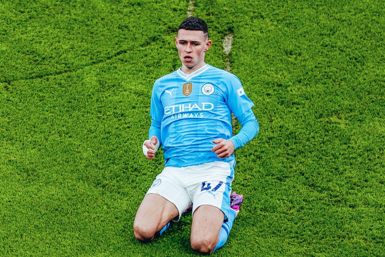 Foden comemorando um dos gols do Manchester City