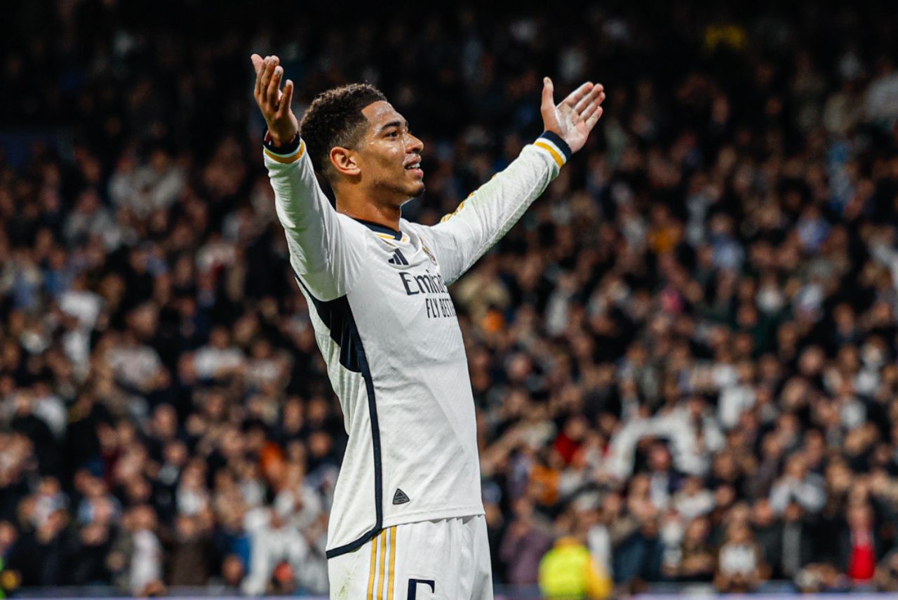 Meia Jude Bellingham comemora gol pelo Real Madrid em 2023