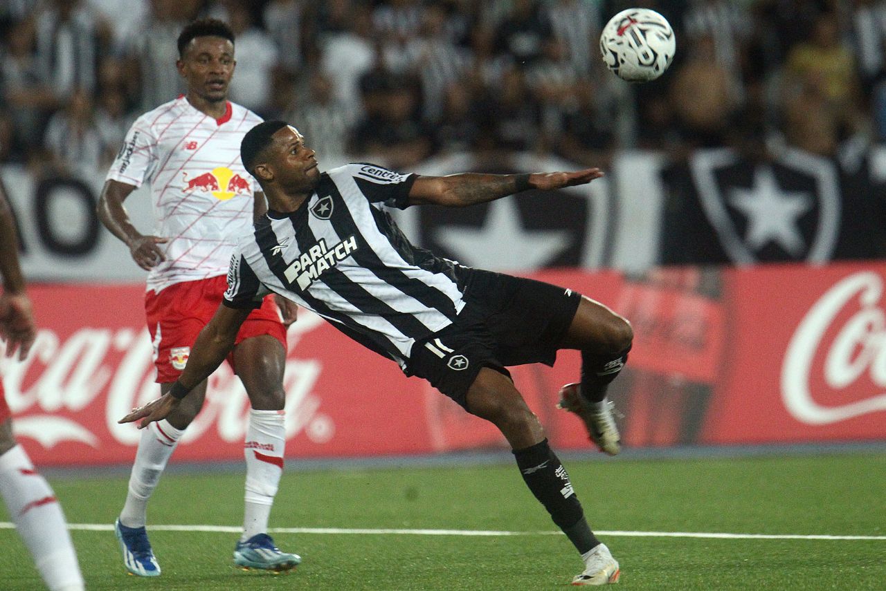 Júnior Santos em Botafogo x Bragantino