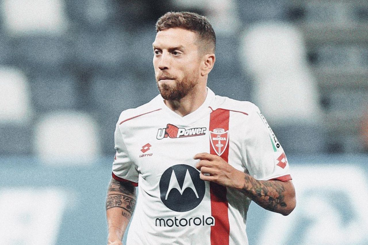 Papu Gómez em campo pelo Monza