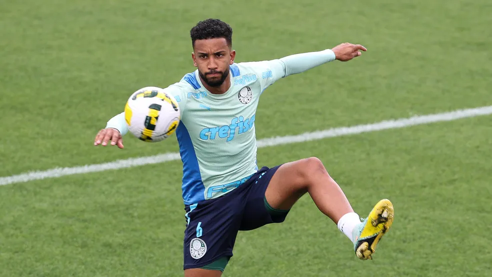 Jorge lateral-esquerdo ex Palmeiras 