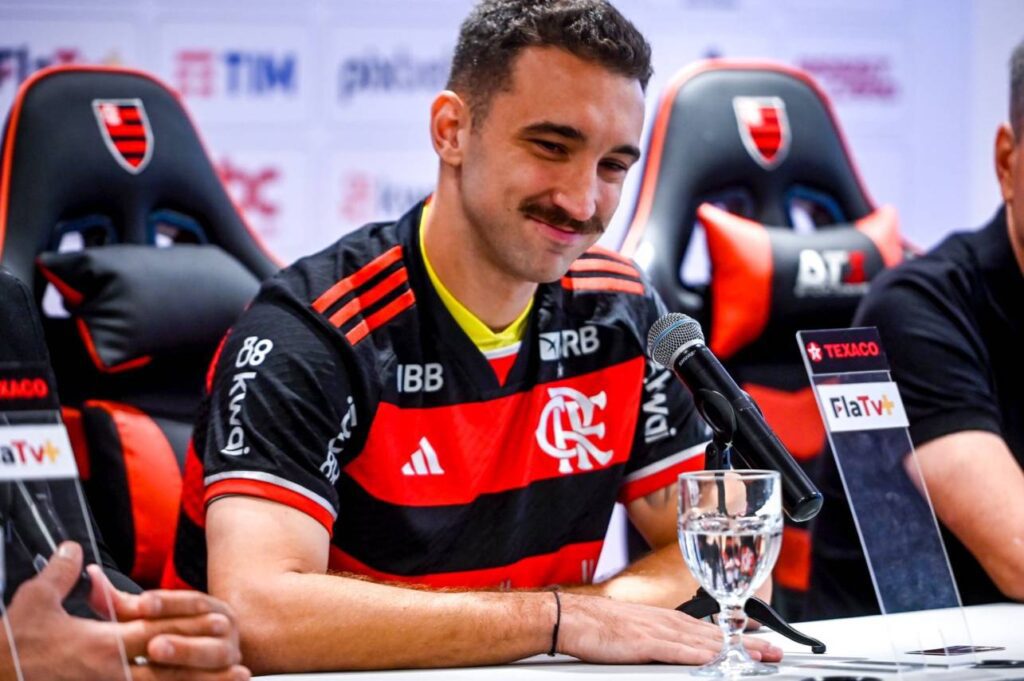 Léo Ortiz assinou contrato com o Flamengo até dezembro de 2028. Foto: Marcelo Cortes /CRF