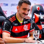 Léo Ortiz assinou contrato com o Flamengo até dezembro de 2028. Foto: Marcelo Cortes /CRF