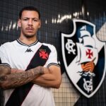 Clayton Silva deixou o Casa Pia para reforçar o Vasco (Foto: Leandro Amorim/CRVG)