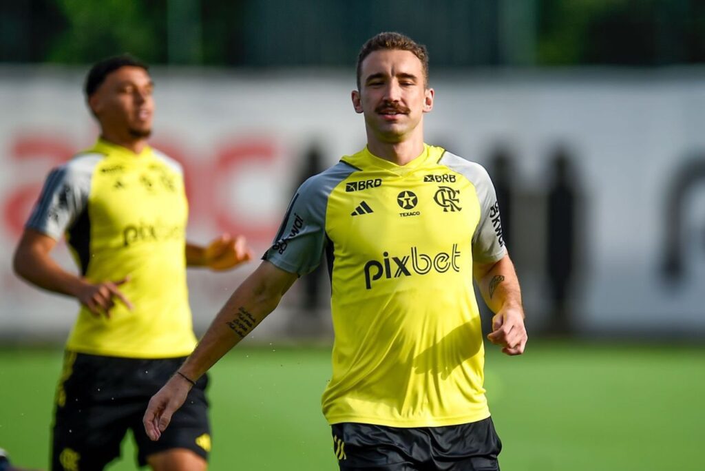 Léo Ortiz em treino do Flamengo