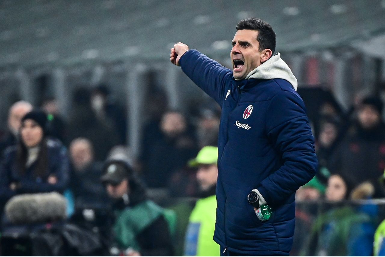 Thiago Motta assumiu o comando do Bologna em 2022 (Foto: Piero Cruciatti/AFP)